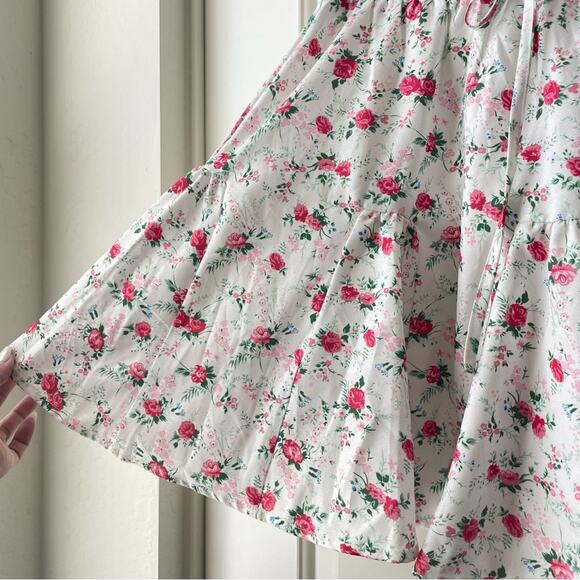Lulu’s White Floral Tiered Mini Skirt Cute Factor NWOT Medium - Picture 3 of 9